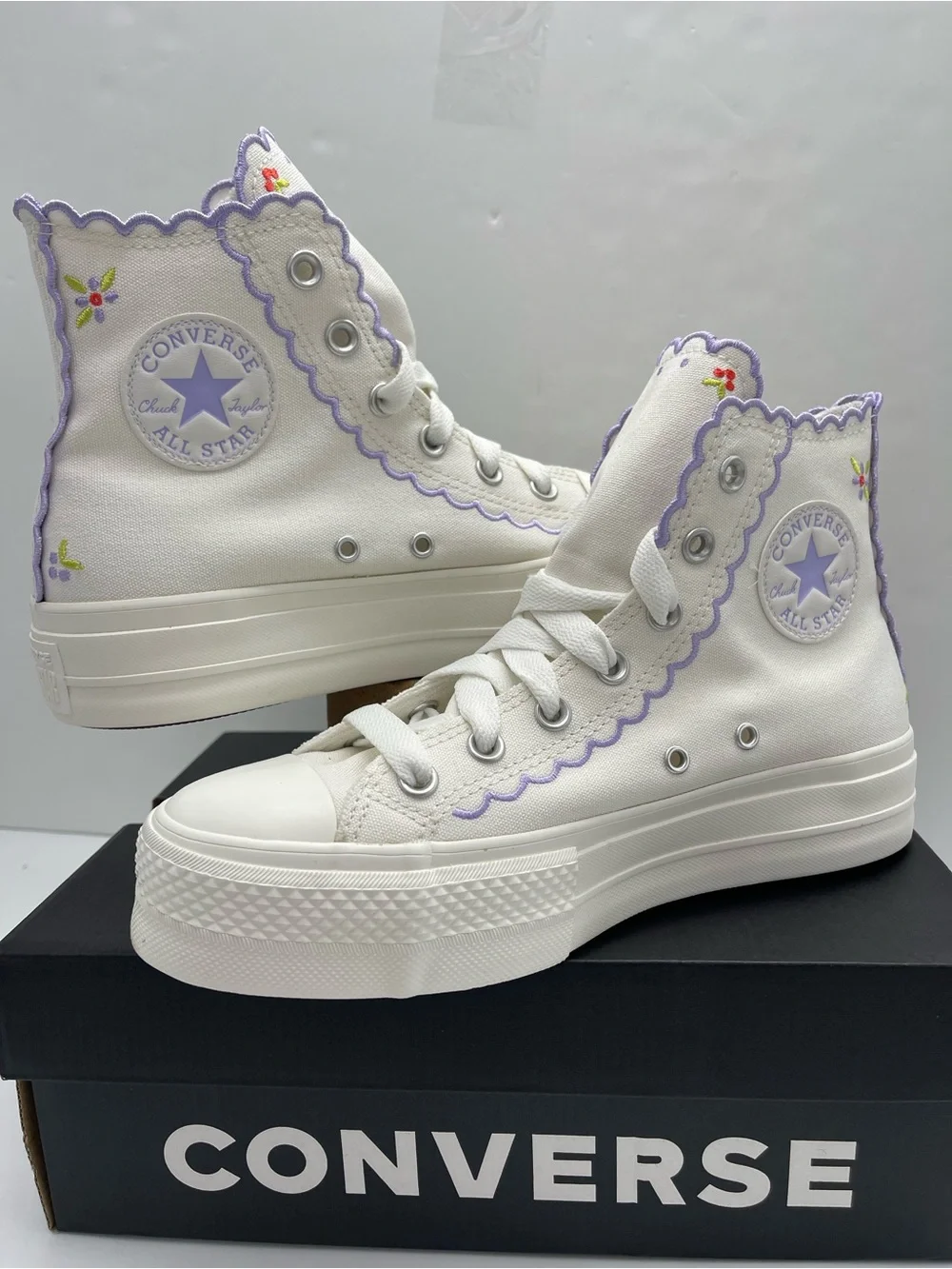 Converse CTAS LIFT HI VINTAGE WHITE/VIOLET HEAT Platform Sneakers Lavender Trim